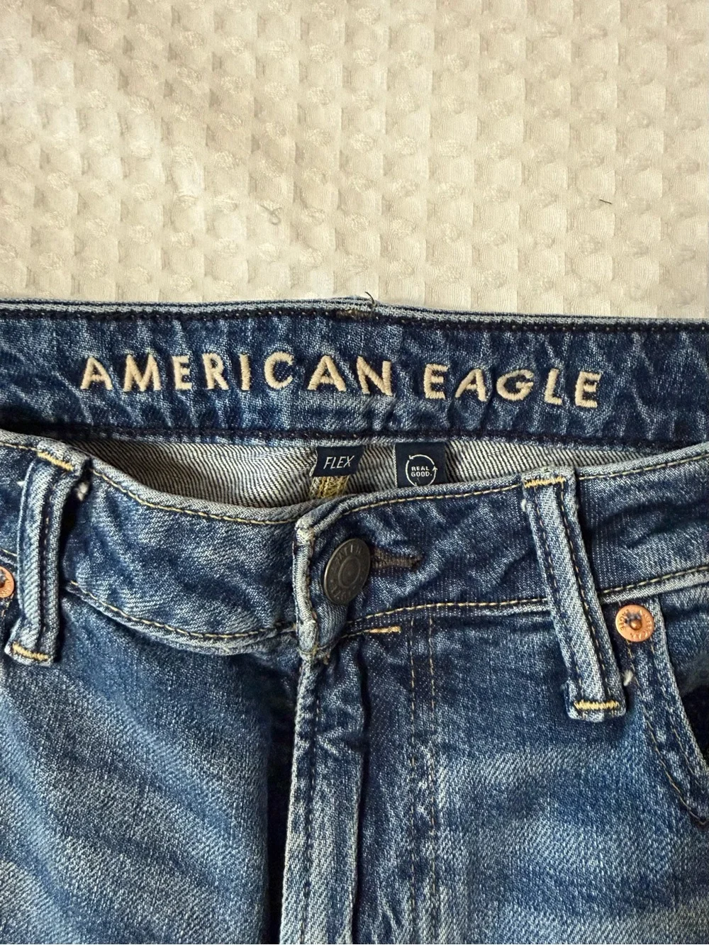 American Eagle Outfitters Men’s Straight Jeans in Dark Blue Wash